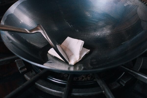 How to Season a Wok and Daily Wok Care by bmeteor.aiodimecu.cf