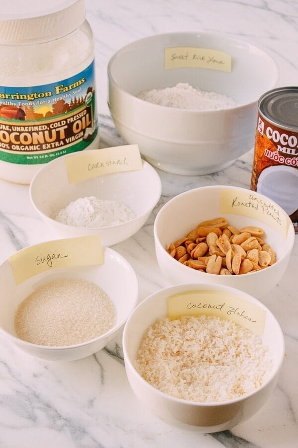 Coconut Peanut Mochi (糯米糍), by bmeteor.aiodimecu.cf