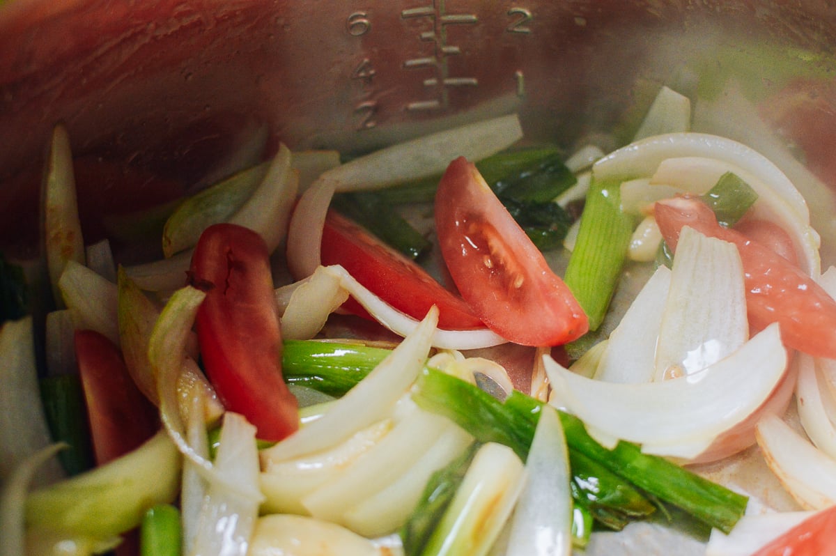 Taiwanese Beef Noodle Soup (Instant Pot), by bmeteor.aiodimecu.cf