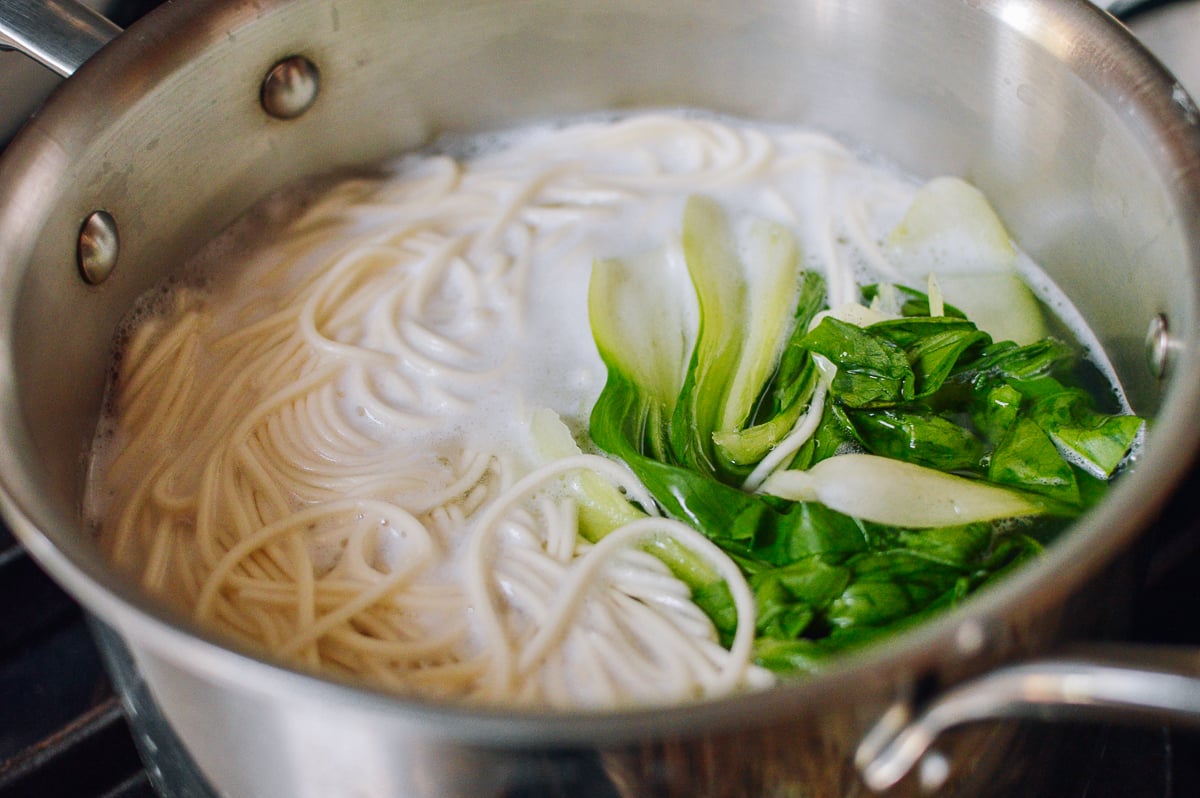 Taiwanese Beef Noodle Soup (Instant Pot), by bmeteor.aiodimecu.cf
