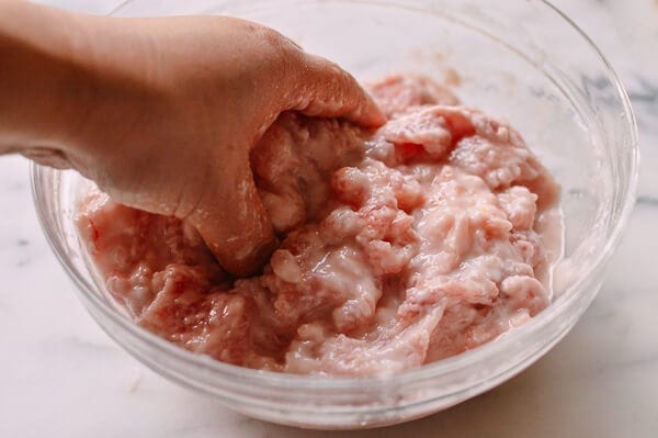 Dongbei Guo Bao Rou (Crispy Sweet & Sour Pork), by bmeteor.aiodimecu.cf