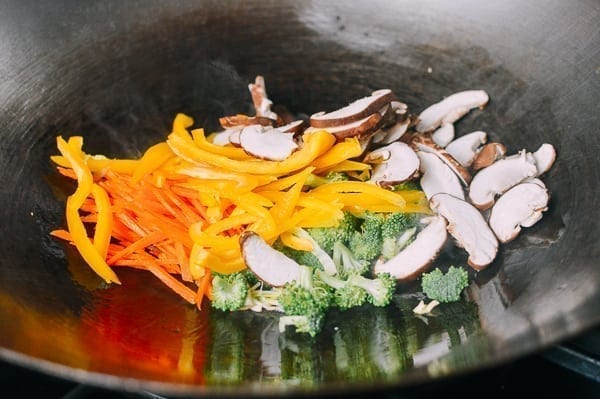 Vegetarian Singapore Noodles, by bmeteor.aiodimecu.cf