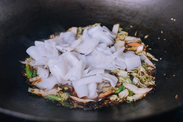 Saucy Beef Chow Ho Fun Noodles, by bmeteor.aiodimecu.cf