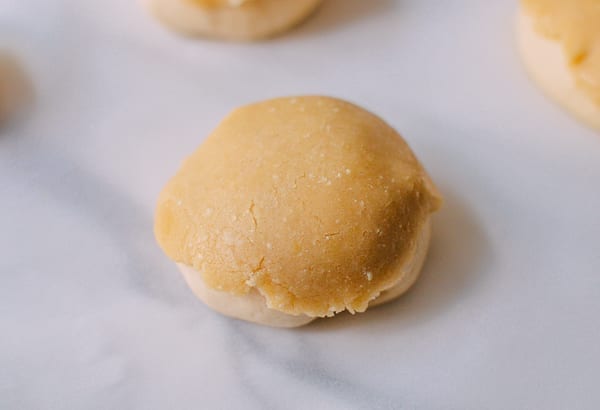 Chinese Pineapple Buns with Roast Pork Filling, by bmeteor.aiodimecu.cf
