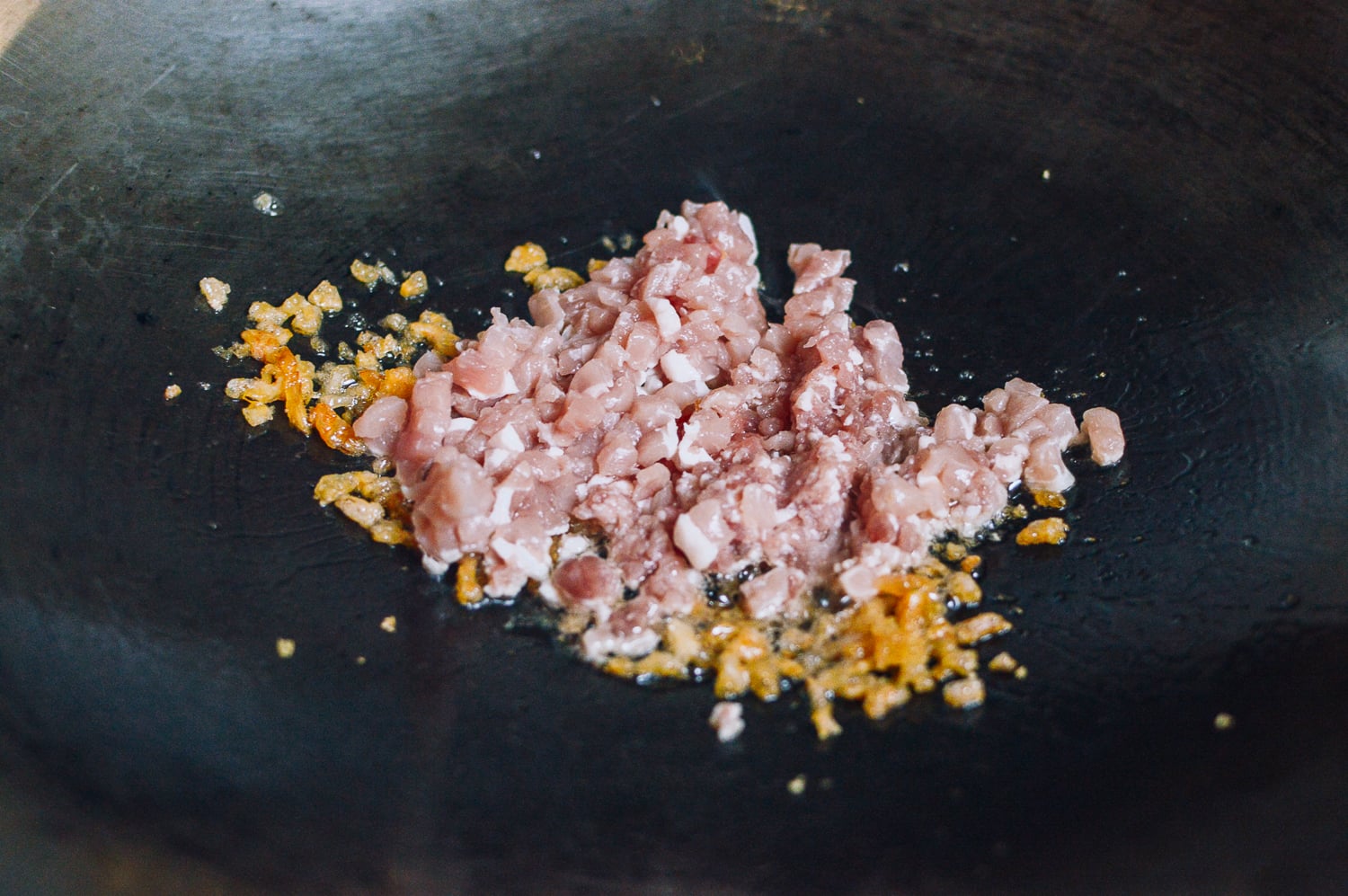 dried shrimp and pork cooking in wok, by bmeteor.aiodimecu.cf