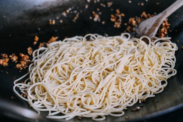Spicy Crispy Pork Noodles, by bmeteor.aiodimecu.cf