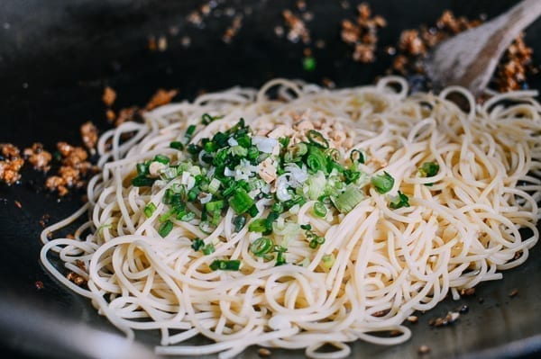 Spicy Crispy Pork Noodles, by bmeteor.aiodimecu.cf