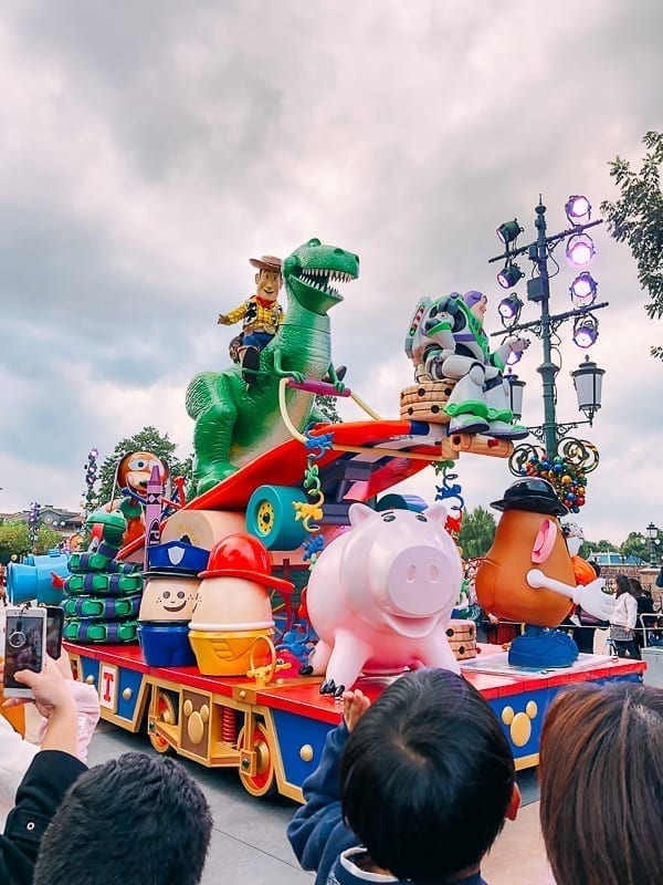 Disney Shanghai Parade by bmeteor.aiodimecu.cf