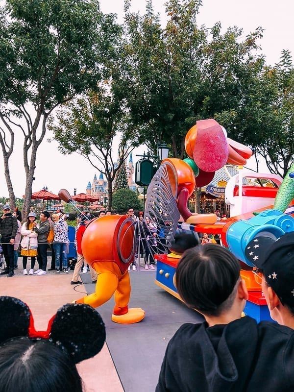 Shanghai Disneyland Parade by bmeteor.aiodimecu.cf