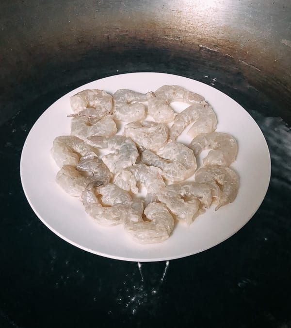 Shrimp Rice Noodle Rolls (Ha Cheung) steaming the shrimp, by bmeteor.aiodimecu.cf