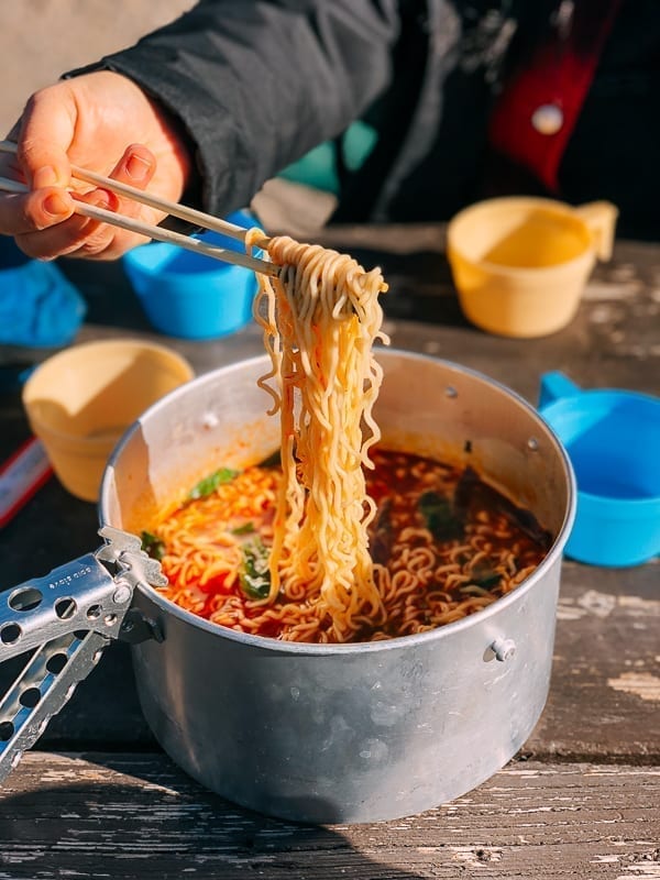 Spicy Ramen cooked in a camping pot, bmeteor.aiodimecu.cf