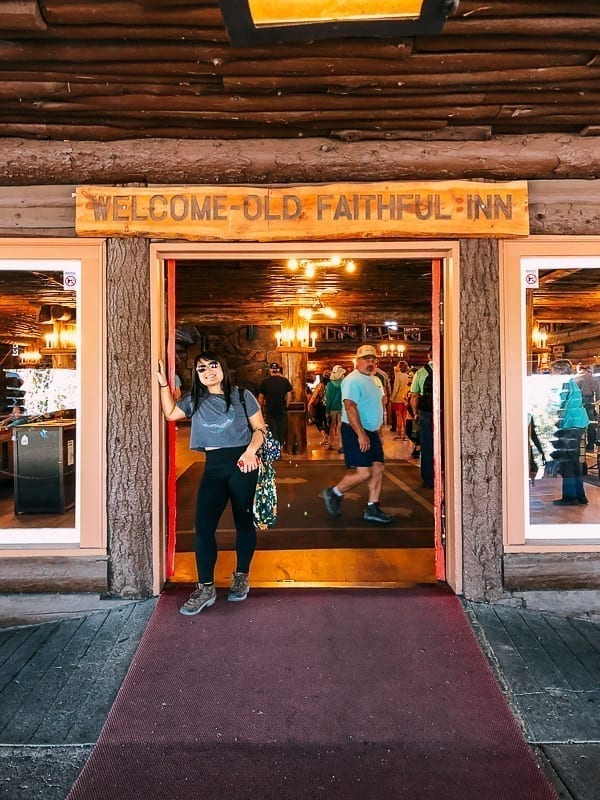 Old Faithful Inn Entrance, bmeteor.aiodimecu.cf