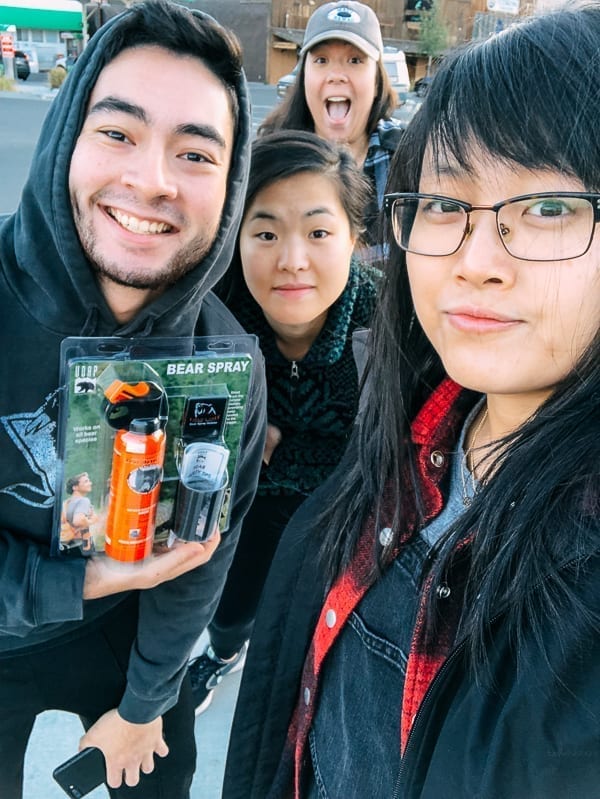 Chris, Sarah, Kim, Kaitlin being prepared with bear spray, bmeteor.aiodimecu.cf