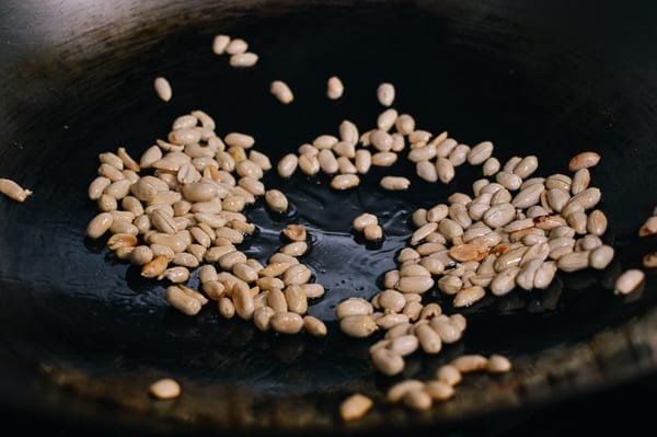 Wok roasting peanuts, bmeteor.aiodimecu.cf