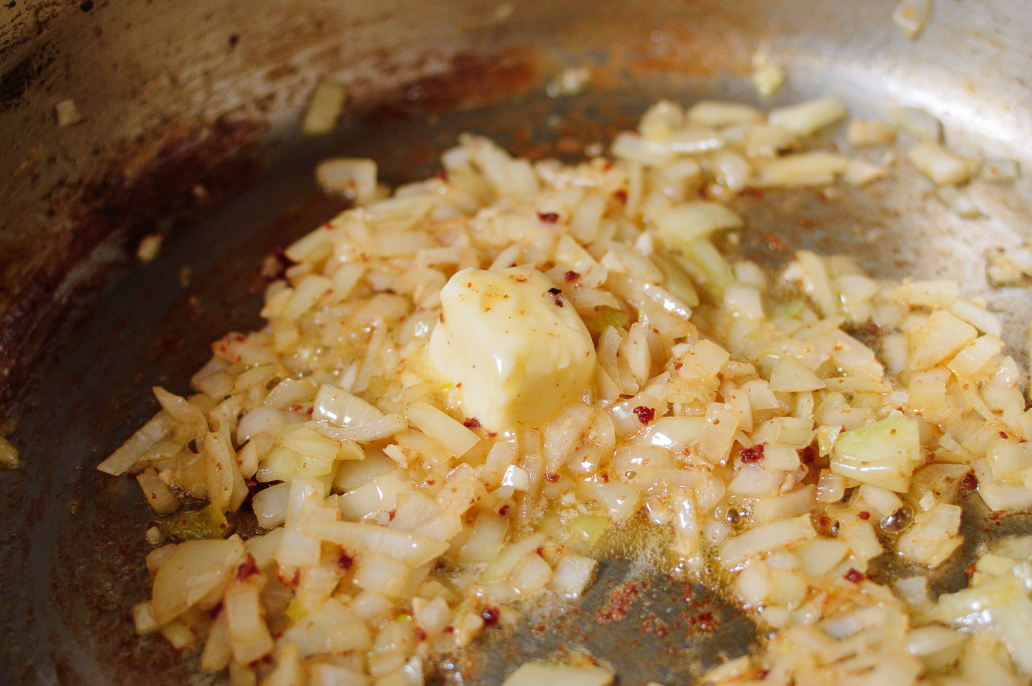 Butter and onions in pan, bmeteor.aiodimecu.cf