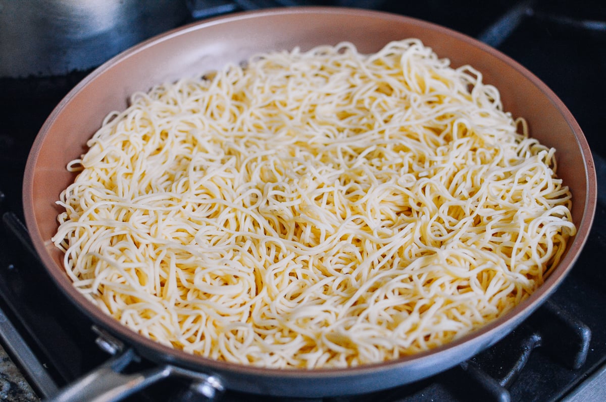 Pan-frying Hong Kong egg noodles, bmeteor.aiodimecu.cf