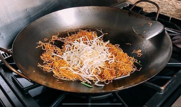 Adding Bean Sprouts to Fried Noodles, bmeteor.aiodimecu.cf