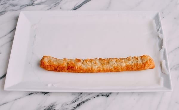 Rolling youtiao inside rice noodle, bmeteor.aiodimecu.cf