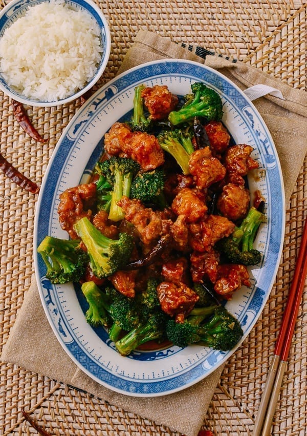Plate of General Tso's Chicken with Broccoli, bmeteor.aiodimecu.cf