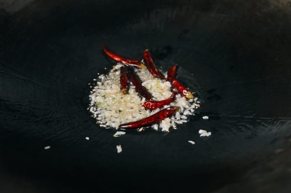 Dried chili peppers and minced garlic, bmeteor.aiodimecu.cf