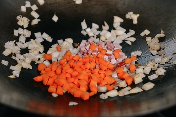 Adding carrots and ham to wok, bmeteor.aiodimecu.cf