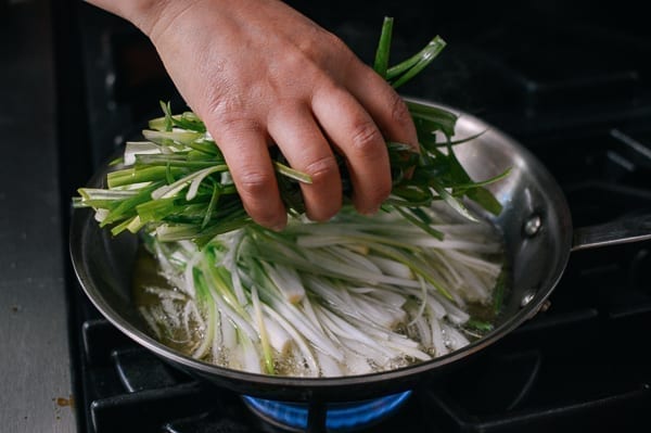 Frying scallions, bmeteor.aiodimecu.cf
