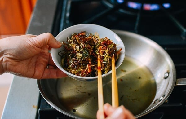 removing fried scallions from oil, bmeteor.aiodimecu.cf