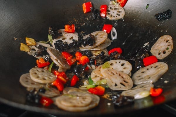 Sauce coating lotus root stir-fry, bmeteor.aiodimecu.cf