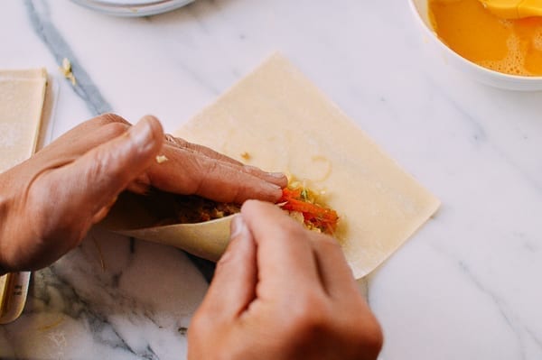 Wrapping egg roll, bmeteor.aiodimecu.cf