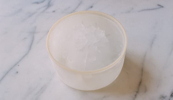 Frozen ice in container, bmeteor.aiodimecu.cf