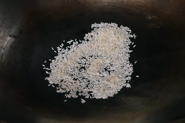 Toasting jasmine rice in wok, bmeteor.aiodimecu.cf