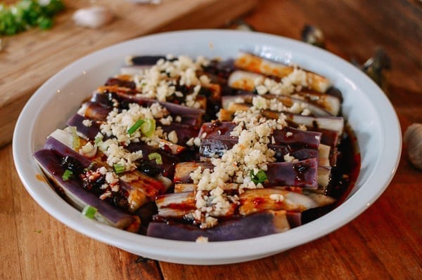 Adding garlic over steamed eggplant, bmeteor.aiodimecu.cf