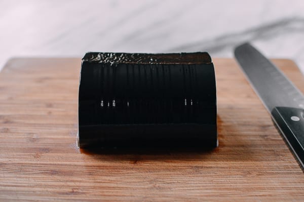 Cylinder of grass jelly from a can, bmeteor.aiodimecu.cf