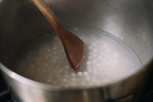 Stirring tapioca pearls in boiling water, bmeteor.aiodimecu.cf