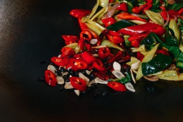 Adding garlic, black beans, and red chilies, bmeteor.aiodimecu.cf