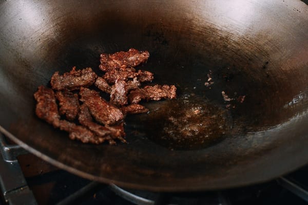 Draining beef in wok, bmeteor.aiodimecu.cf