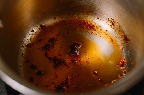 Frying doubanjiang in oil, bmeteor.aiodimecu.cf