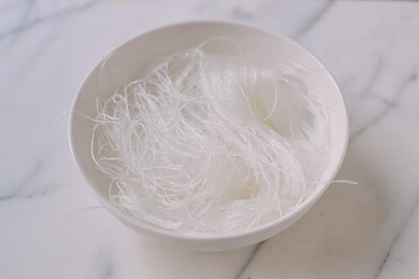 Soaking glass noodles in water, bmeteor.aiodimecu.cf