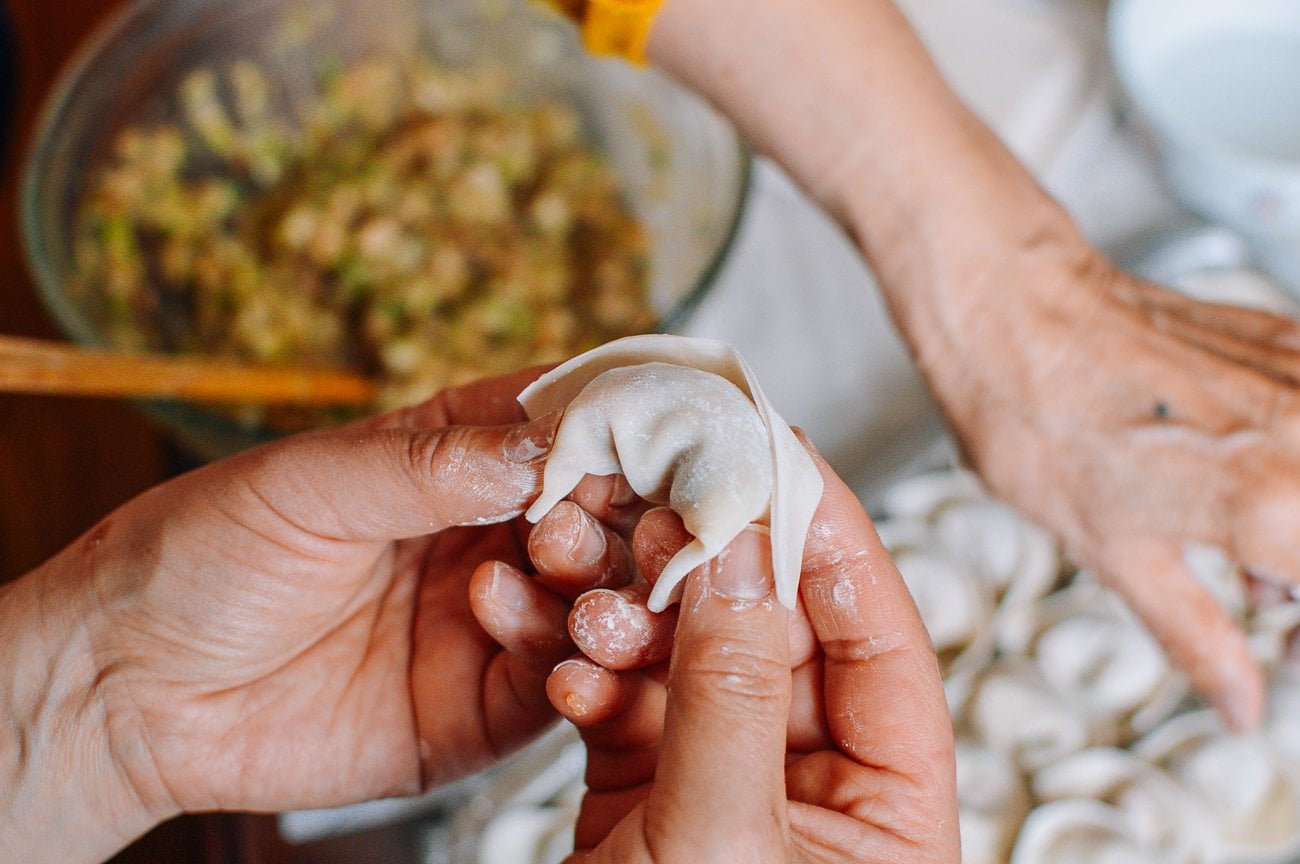 folding wontons