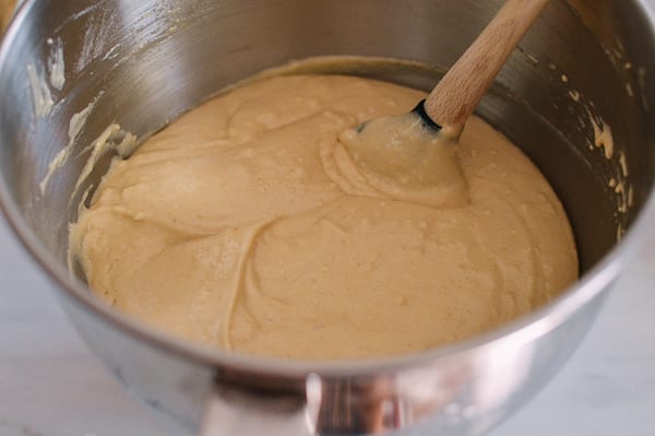 Using a spatula to ensure the batter is fully combined, bmeteor.aiodimecu.cf