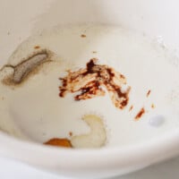 Adding wet ingredients to pancake batter, bmeteor.aiodimecu.cf