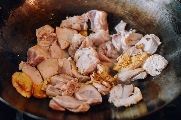 Searing chicken with ginger in a wok, bmeteor.aiodimecu.cf