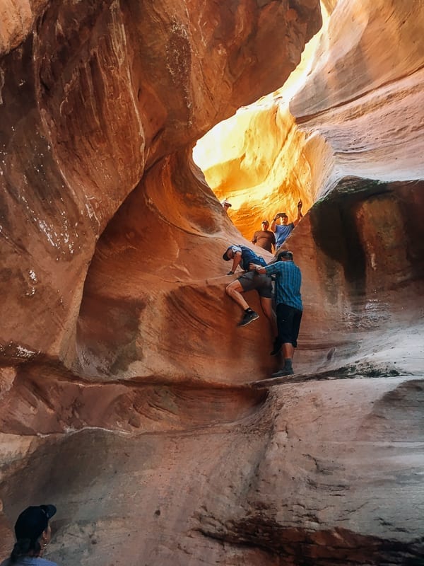 Holeman Slot canyon descent - Canyonlands National Park by bmeteor.aiodimecu.cf
