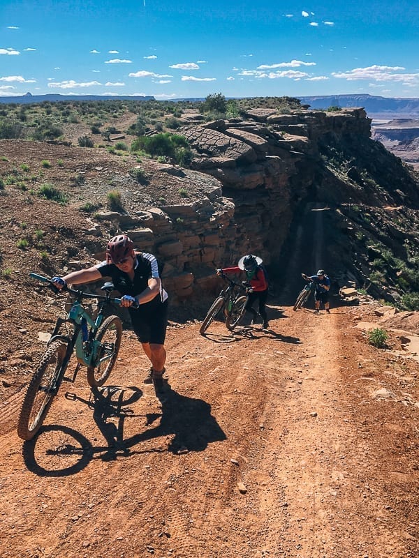 Moab Mountain Biking White Rim Trail Murphy hogback final push by bmeteor.aiodimecu.cf