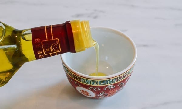 Pouring Sichuan Peppercorn Oil, bmeteor.aiodimecu.cf