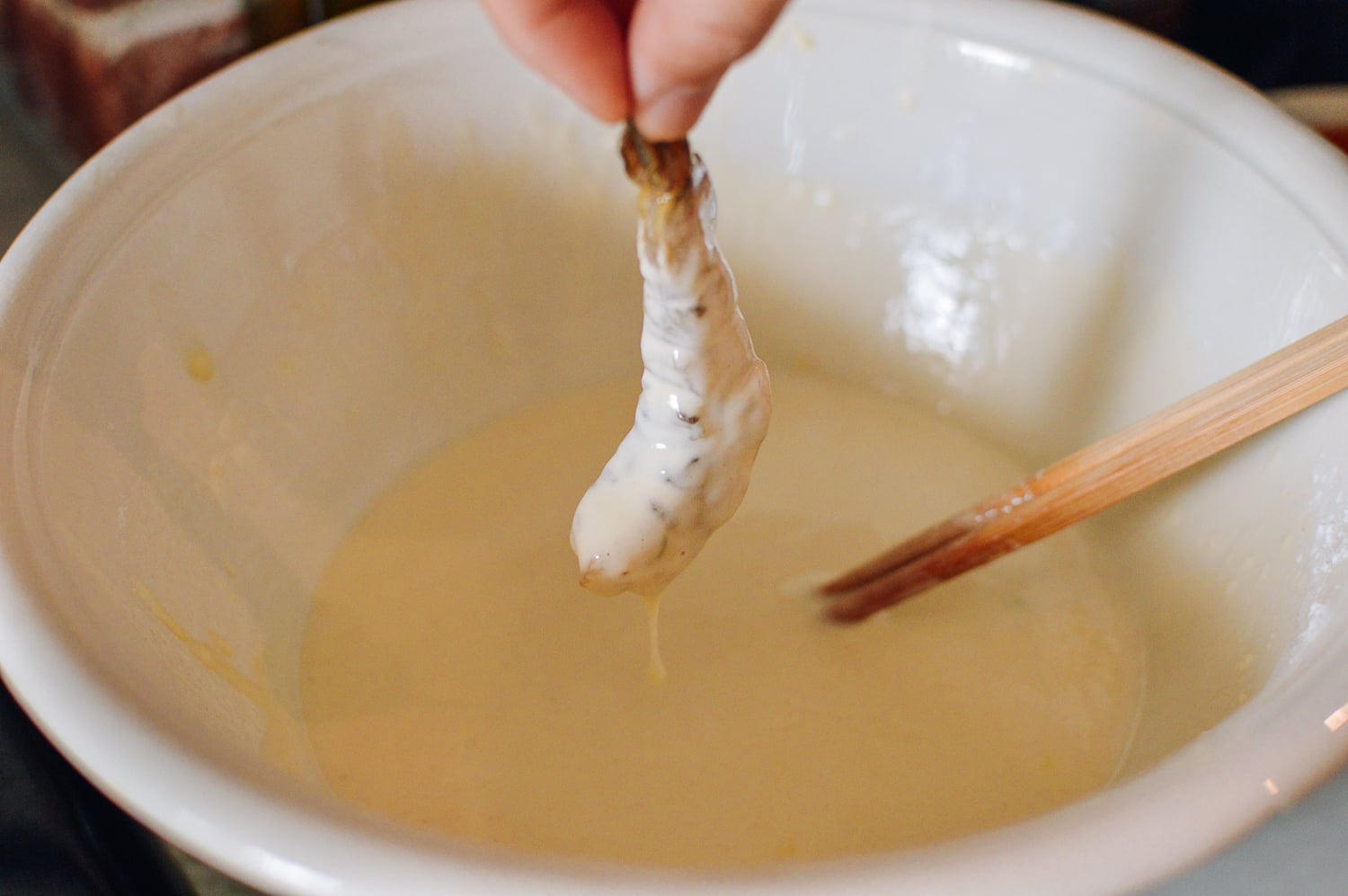 Dipping shrimp into tempura batter, bmeteor.aiodimecu.cf