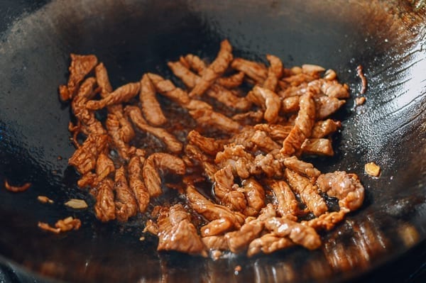 Stir-fried strips of pork with dark soy sauce added, bmeteor.aiodimecu.cf