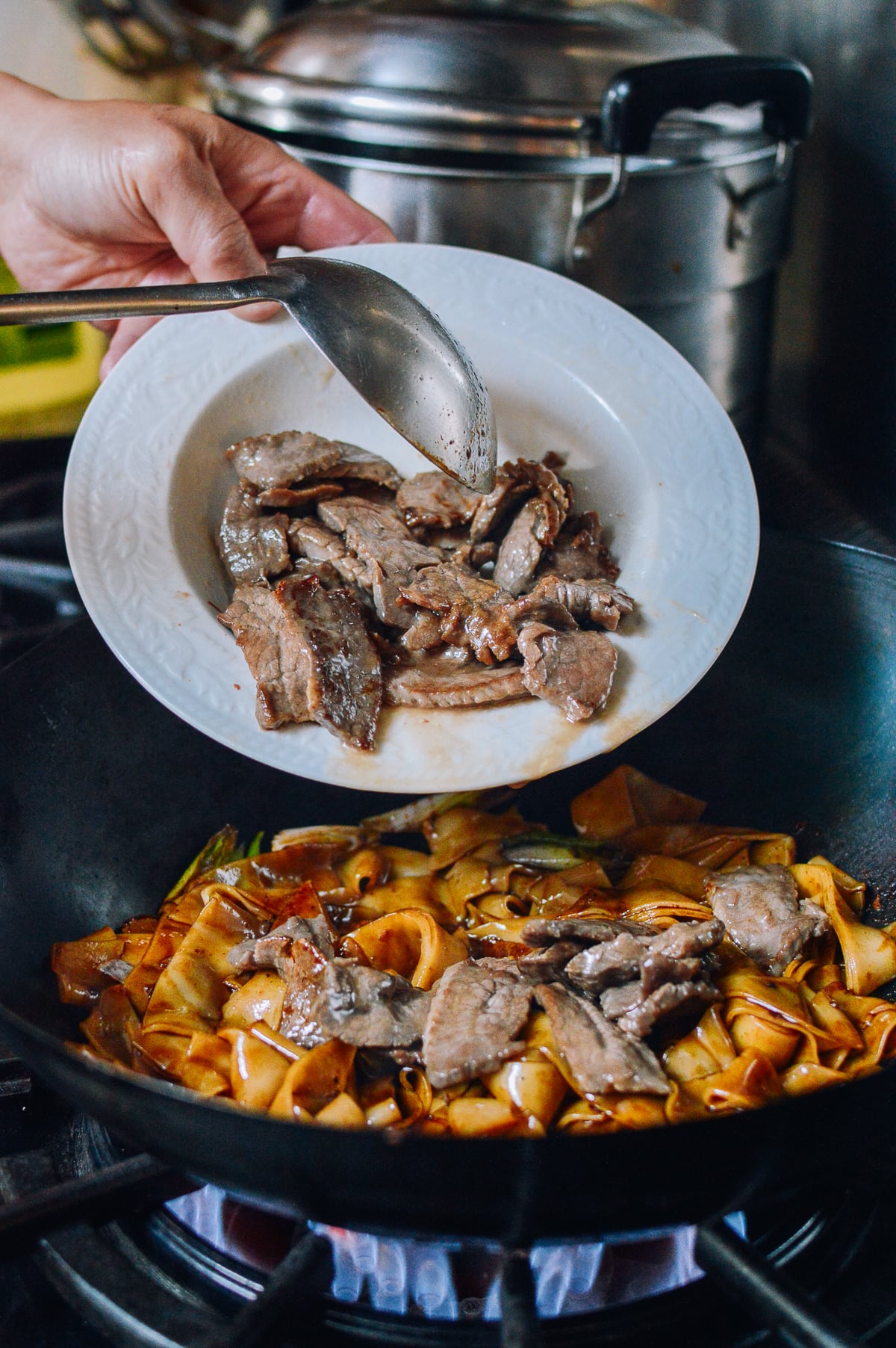 Adding beef back to wok, bmeteor.aiodimecu.cf