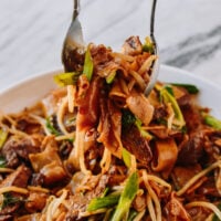 Serving beef chow fun noodles, bmeteor.aiodimecu.cf