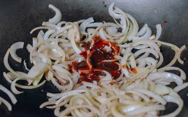 Adding sauce to onions, bmeteor.aiodimecu.cf